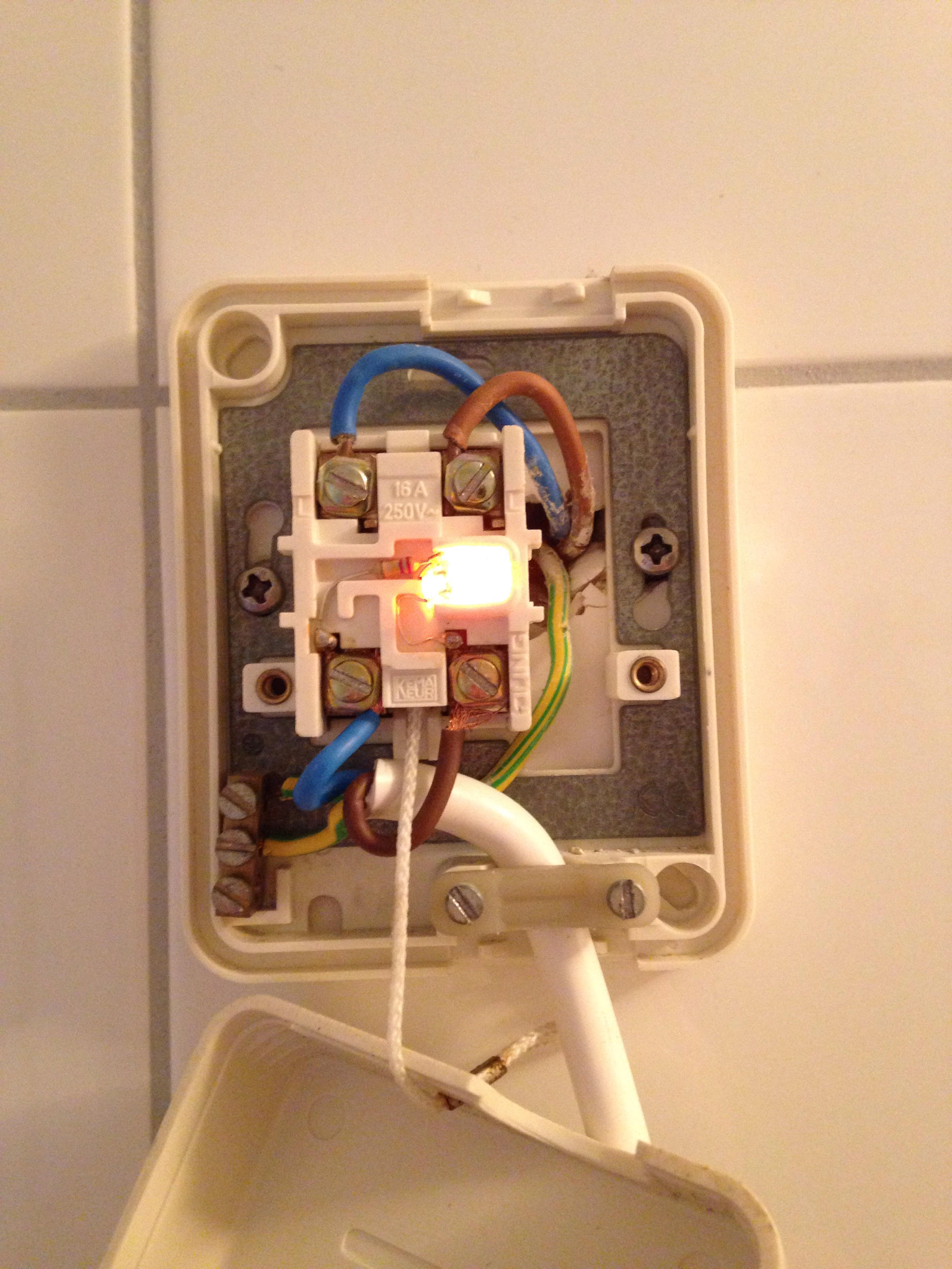Kan ik naast de wasmachine een extra verlengsnoer aansluiten op mijn trekschakelaar? GoeieVraag